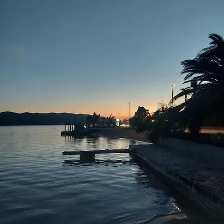 Basada By The Sea - Perna, Peljesac - 4545 Apartment Kuciste